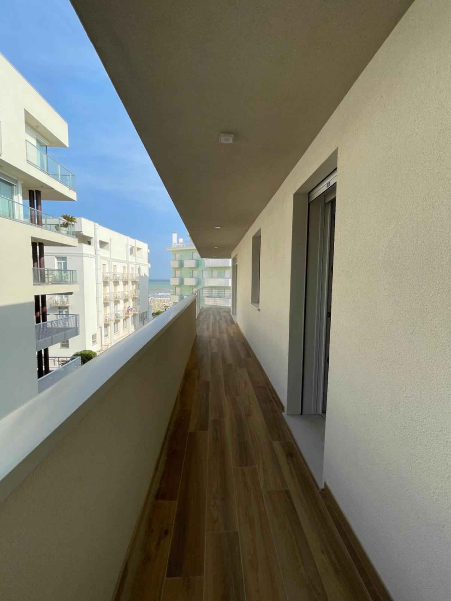 Marina Dream Beach Apartments With Sea View Terrace - Agenzia Cocal カオルレ エクステリア 写真