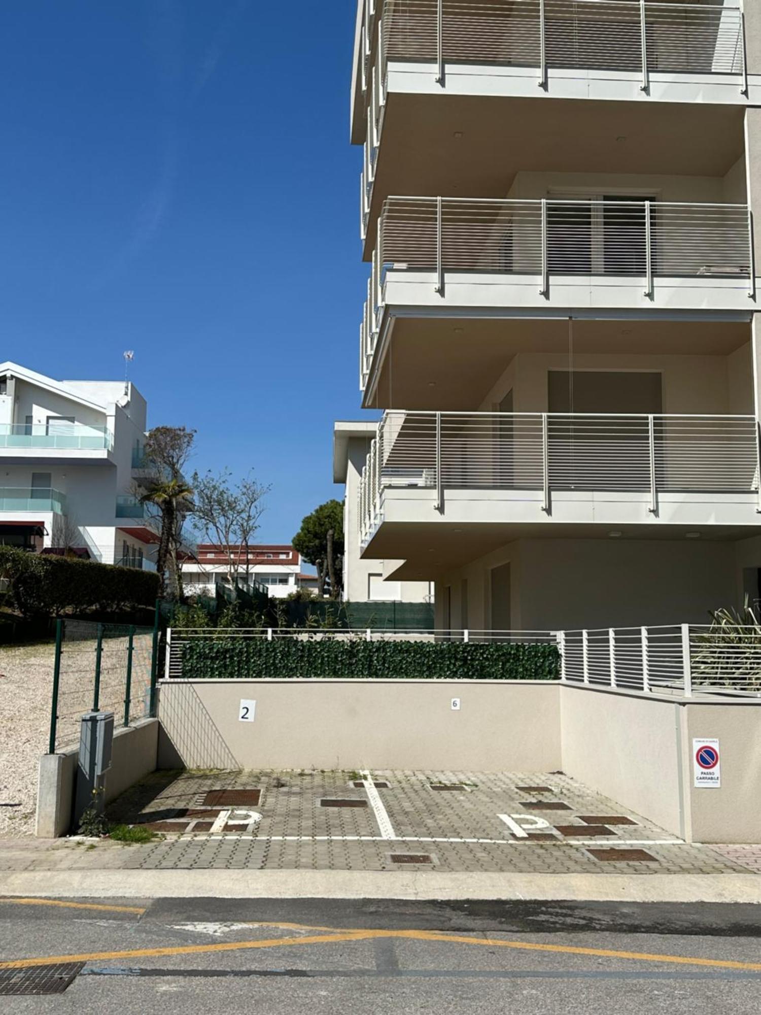 Marina Dream Beach Apartments With Sea View Terrace - Agenzia Cocal カオルレ エクステリア 写真