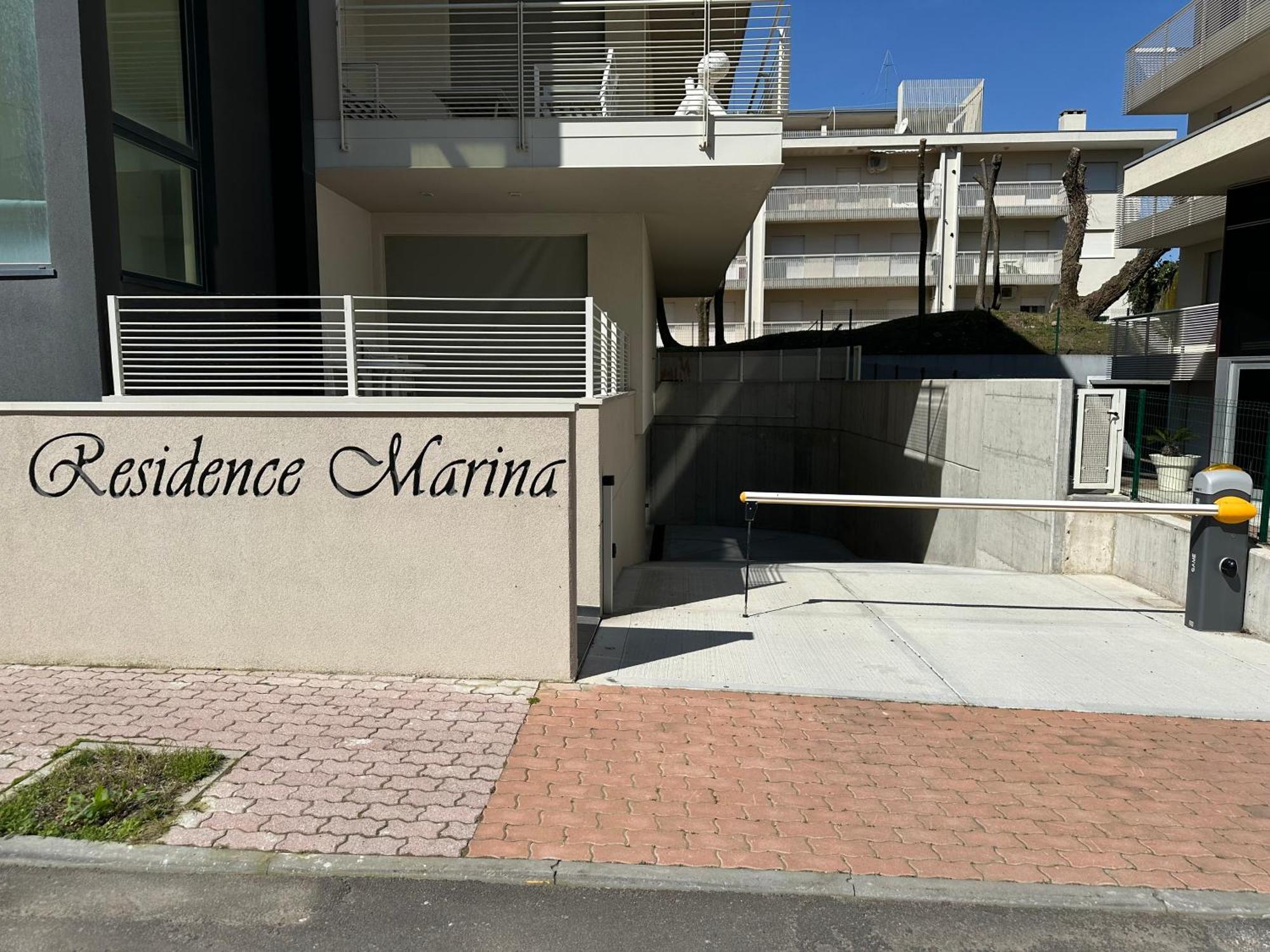 Marina Dream Beach Apartments With Sea View Terrace - Agenzia Cocal カオルレ エクステリア 写真